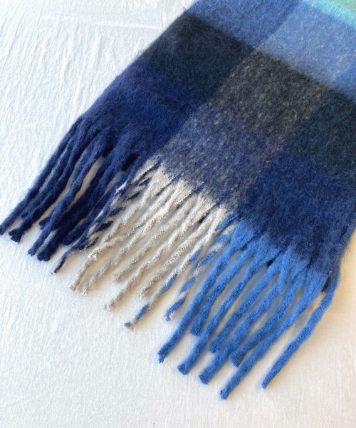 Q(キュー)の「ボリュームチェックマフラー(マフラー・レディース・パープル系その他/ブルー系その他・ONE SIZE)」の5枚目の写真