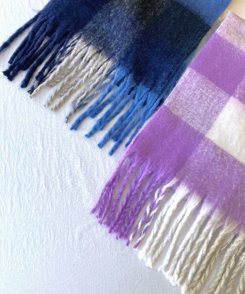 Q(キュー)の「ボリュームチェックマフラー(マフラー・レディース・パープル系その他/ブルー系その他・ONE SIZE)」の4枚目の写真