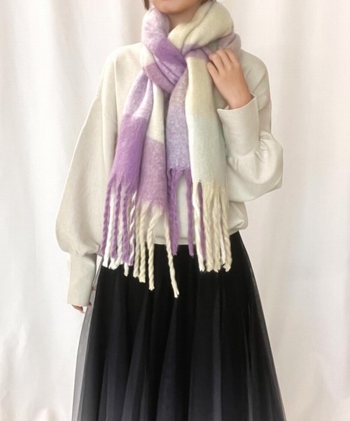 Q(キュー)の「ボリュームチェックマフラー(マフラー・レディース・パープル系その他/ブルー系その他・ONE SIZE)」の12枚目の写真