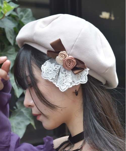 axes femme（アクシーズファム）の「巻きバラブローチ付きベレー（ハンチング/ベレー帽・レディース・ブラック/ワイン/ベージュ・FREE）」の2枚目の写真