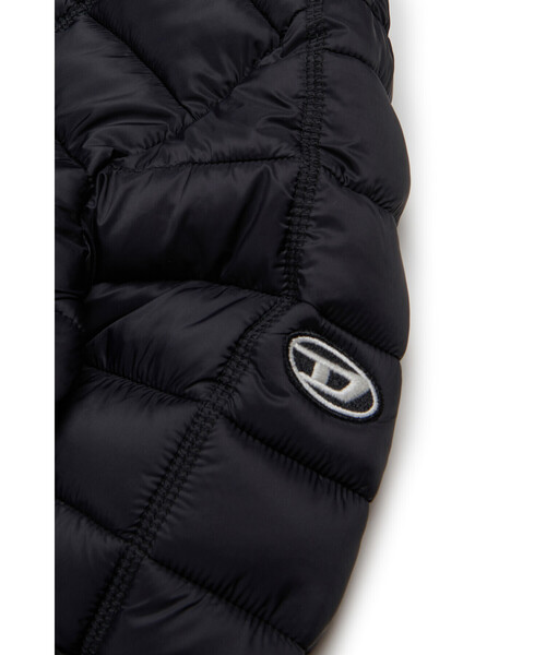 DIESEL(ディーゼル)の「キッズ パファージャケット JWSTONE(ブルゾン・キッズ・ブラック・16Y/8Y/6Y/10Y/12Y/14Y/4Y)」の4枚目の写真