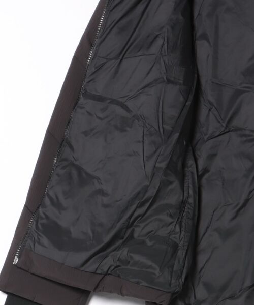 Desigual（デシグアル）の「ベルト付き中綿　キルティングショートジャケット ブラック（ダウンジャケット/コート・レディース・ブラック・XS/S/M/L/XL）」の2枚目の写真