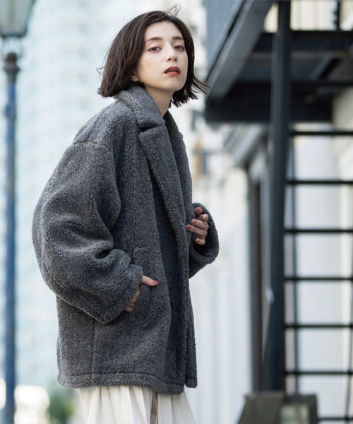 OPAQUE.CLIP（オペークドットクリップ）の「フェイクボア コクーンPコート（ピーコート・レディース・ダークグレー/キャメル/ブラウン系・00）」の10枚目の写真