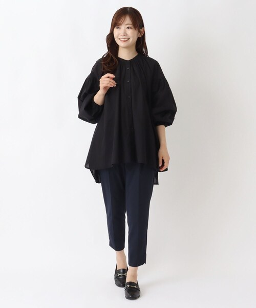 one'sterrace(ワンズテラス)の「衿ぐり シャーリング長袖ブラウス(シャツ/ブラウス・レディース・ブラック系8/ネイビー系5/ブルー系その他7・02)」の12枚目の写真