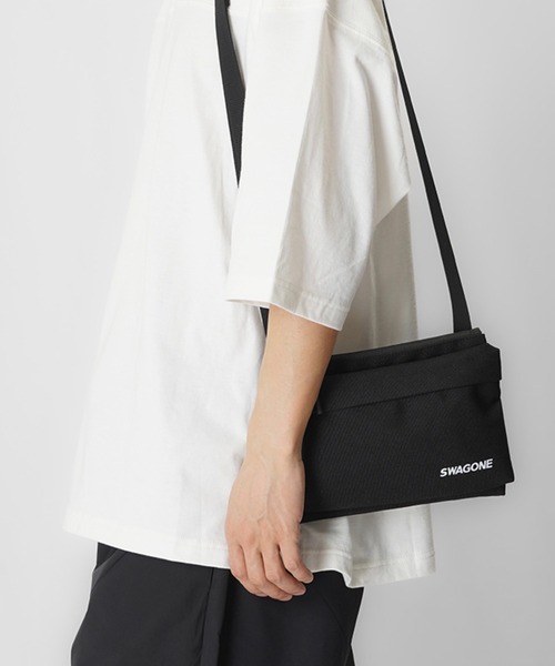 WESTBOY(ウエストボーイ)の「スリムラインサコッシュバッグ WO25W2BG02【WB ORIGINALS】【2025AW】(ショルダーバッグ・メンズ・グリーン/ブラック・FREE)」の4枚目の写真