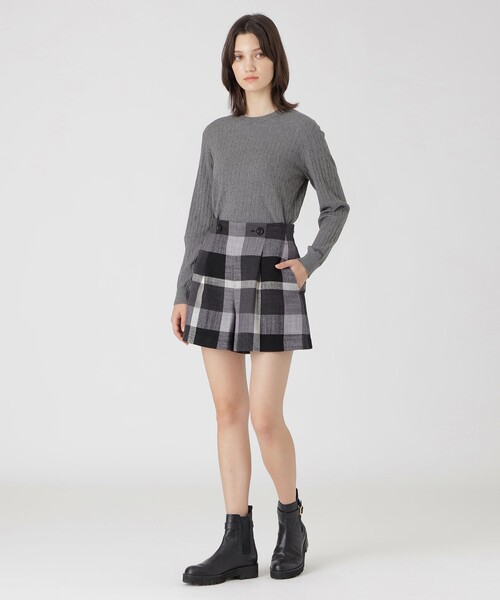 BLUE LABEL CRESTBRIDGE(ブルーレーベルクレストブリッジ)の「クレストブリッジチェックスラブプリペラキュロットパンツ(その他パンツ・レディース・ブラック/レッド/イエロー系その他3・36/38)」の4枚目の写真