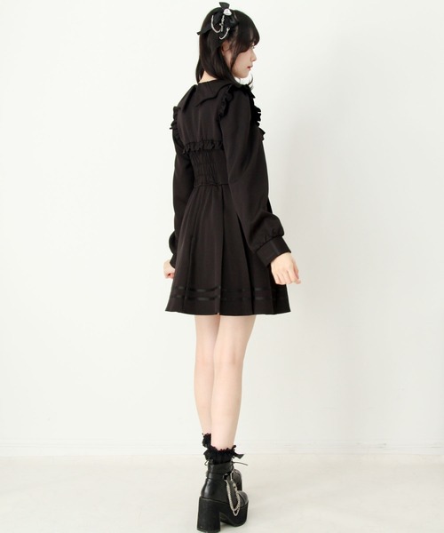 コウモリ襟チェーンボタンフリルプリーツワンピース（ワンピース