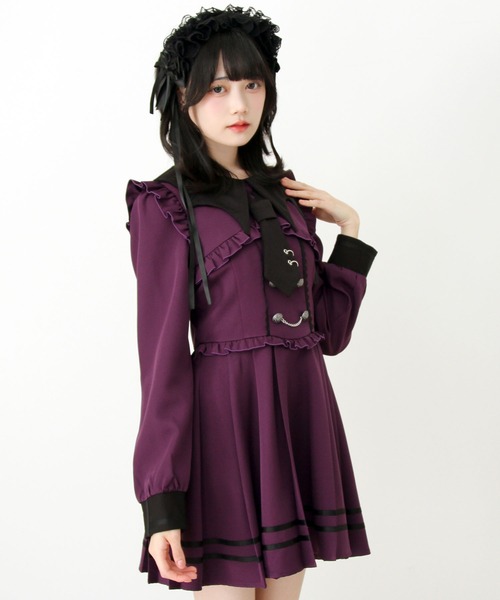 コウモリ襟チェーンボタンフリルプリーツワンピース（ワンピース