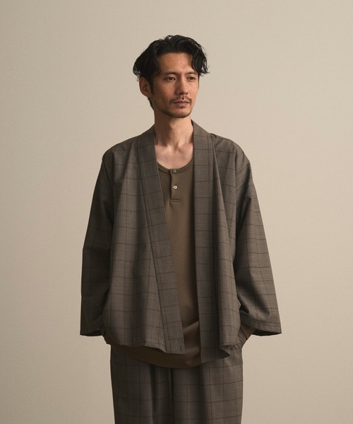 和ROBE（ワローブ）の「2025年秋冬の和ROBE / WA Y SHIRT（カーディガン/ボレロ・メンズ・ネイビー/グレー・2/3）」の4枚目の写真
