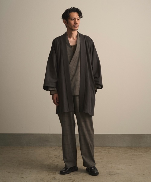 和ROBE（ワローブ）の「2025年秋冬の和ROBE / WA Y SHIRT（カーディガン/ボレロ・メンズ・ネイビー/グレー・2/3）」の9枚目の写真