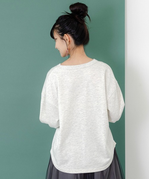 ScoLar(スカラー)の「153698:スカラーちゃん×トラ×蝶刺繍 ミニ裏毛プルオーバー(Tシャツ/カットソー・レディース・ブラック/杢グレー/グリーン・M)」の7枚目の写真