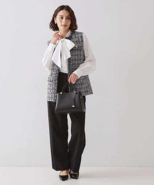 OPAQUE.CLIP（オペークドットクリップ）の「【2WAY】合皮ミドルサイズボストンバッグ（ボストンバッグ・レディース・ナチュラル/ブラック・00）」の4枚目の写真