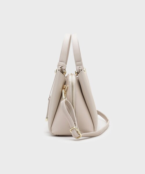 OPAQUE.CLIP（オペークドットクリップ）の「【2WAY】合皮ミドルサイズボストンバッグ（ボストンバッグ・レディース・ナチュラル/ブラック・00）」の9枚目の写真