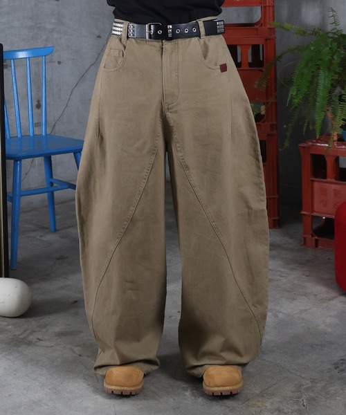 ILL'S（イルズ）の「バレルレッグ チノパンツ メンズ レディース ユニセックス（チノパンツ・メンズ・ブラック/ベージュ・M/L）」の3枚目の写真