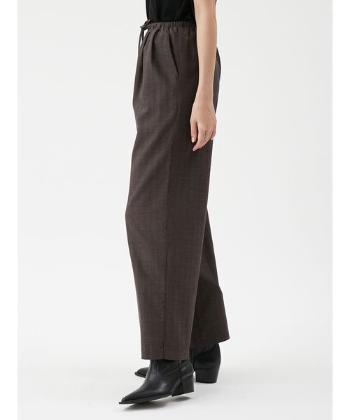 Mila Owen（ミラオーウェン）の「ウエストゴムヘリンボーンイージーパンツ（その他パンツ・レディース・グレー/ブラウン・0/00/1）」の9枚目の写真