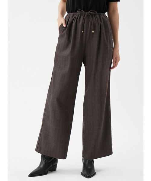 Mila Owen（ミラオーウェン）の「ウエストゴムヘリンボーンイージーパンツ（その他パンツ・レディース・グレー/ブラウン・0/00/1）」の2枚目の写真