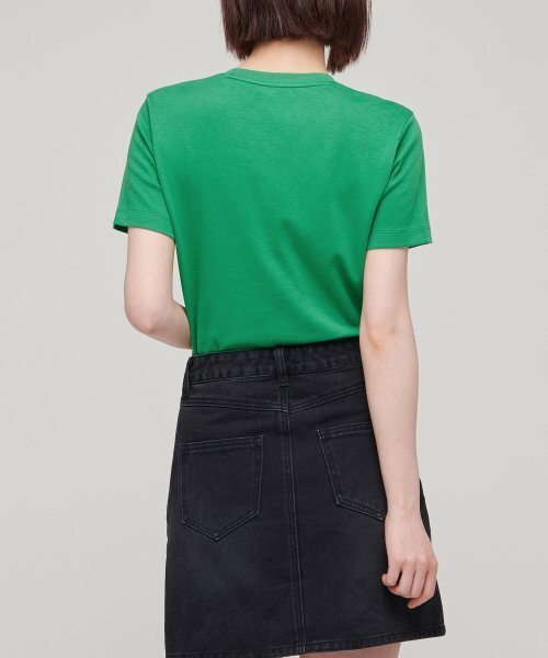 MUSINSA STANDARD WOMAN（ムシンサスタンダードウーマン）の「ウィメンズベーシッククルーネックTシャツ[グラスグリーン]（Tシャツ/カットソー・レディース・その他・SMALL/X-SMALL）」の2枚目の写真