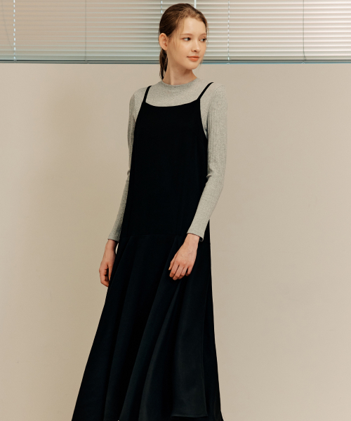ZEROSTREET（ゼロストリート）の「[2カラー] フラッフィーフレアワンピース（ワンピース・レディース・ネイビー/ブラック・SMALL/MEDIUM）」の7枚目の写真