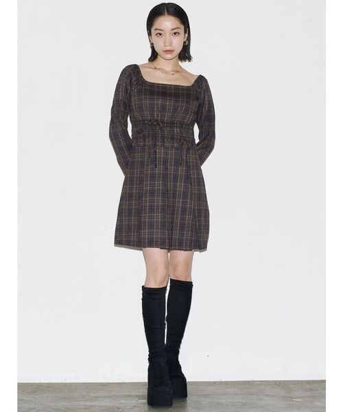 EMODA（エモダ）の「2WAYショルダーギャザーワンピース（ワンピース・レディース・ブラウン/ブラック/グレー・FREE）」の21枚目の写真
