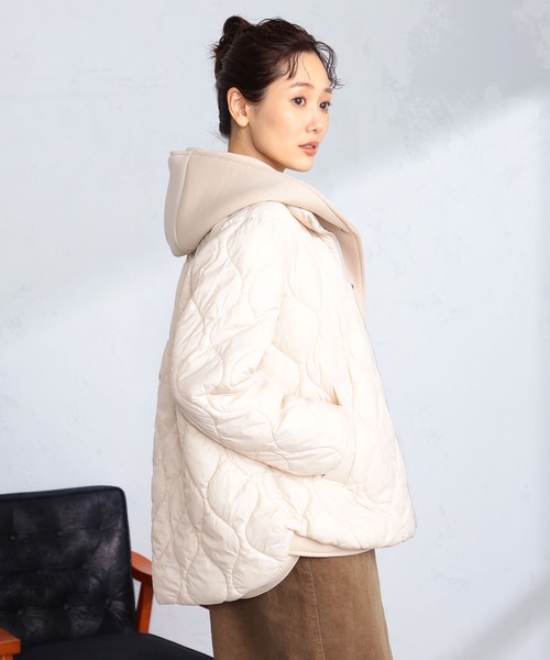 GALLORIA（ギャローリア）の「レイヤード風中綿キルトジャケット（その他アウター・レディース・ネイビー/オートミール・L/LL/M/S）」の3枚目の写真