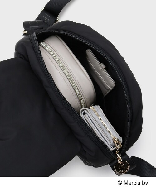 OPAQUE.CLIP（オペークドットクリップ）の「【コラボ】miffy ｘ OPAQUE.CLIP フェイス型軽量パフィーショルダーバッグ（ショルダーバッグ・レディース・オフホワイト/ブラック・00）」の10枚目の写真