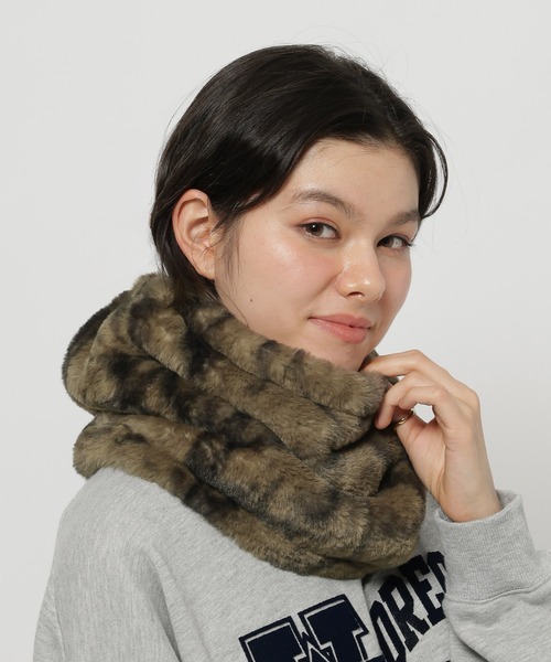 niko and...（ニコアンド）の「オリジナルフェイクファーネックウォーマー（ネックウォーマー/スヌード・レディース・チャコール/マスタード/モカ/ブルー/アイボリー/カーキ・0）」の4枚目の写真