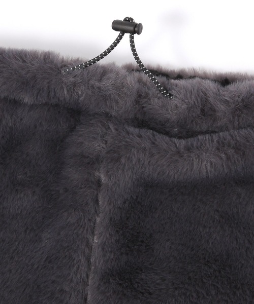 niko and...（ニコアンド）の「オリジナルフェイクファーネックウォーマー（ネックウォーマー/スヌード・レディース・チャコール/マスタード/モカ/ブルー/アイボリー/カーキ・0）」の14枚目の写真