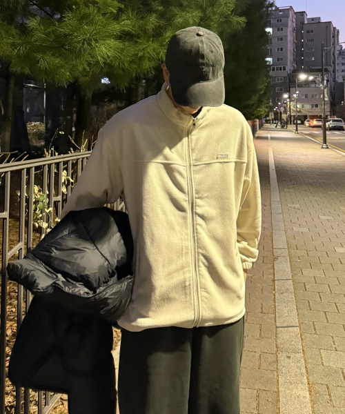SELITIO(セレティオ)の「男性 ハーフネック フリース ジップアップジャケット ベージュ(その他アウター・メンズ・ベージュ・MEDIUM/LARGE/X-LARGE)」の6枚目の写真