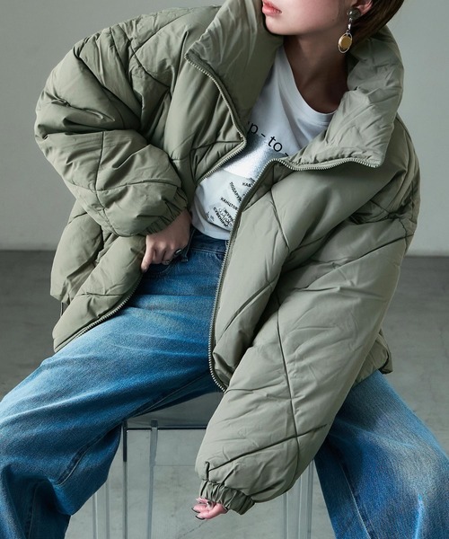 Fashion Letter（ファッションレター）の「ダイヤキルト ビッグカラー 中綿ブルゾン（ダウンジャケット/コート・レディース・ブラック/カーキ/オフホワイト・L/M）」の4枚目の写真