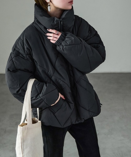 Fashion Letter（ファッションレター）の「ダイヤキルト ビッグカラー 中綿ブルゾン（ダウンジャケット/コート・レディース・ブラック/カーキ/オフホワイト・L/M）」の16枚目の写真