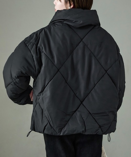 Fashion Letter（ファッションレター）の「ダイヤキルト ビッグカラー 中綿ブルゾン（ダウンジャケット/コート・レディース・ブラック/カーキ/オフホワイト・L/M）」の17枚目の写真