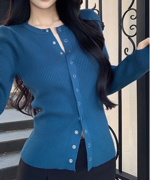 Chiina（チーナ）の「Chiina/【豊富なカラーバリーション】スリムフィット　リブトップス　カーディガン（カーディガン/ボレロ・レディース・ブラック/ホワイト/レッド/グレー・SMALL/MEDIUM）」の7枚目の写真