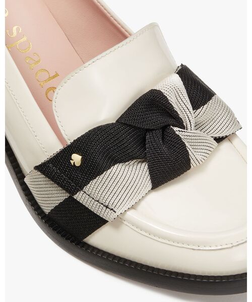 kate spade new york(ケイトスペード ニューヨーク)の「レアンドラ ローファー パンプス(パンプス・レディース・ホワイト・7/6.5)」の5枚目の写真