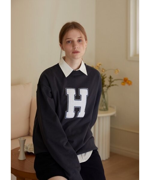 JUNECI(ジュネシ)の「Hイニシャルスウェットシャツ(スウェット・レディース・その他・LARGE/MEDIUM/SMALL)」の1枚目の写真