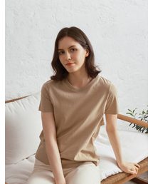 HOLAREST（オラ レスト）の「Organic embroidery T-shirt (Beige Cottage)（Tシャツ/カットソー）」
