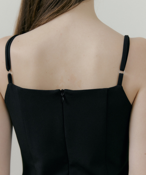 REORG(リオルグ)の「RIE FLARE SLEEVELESS OPS BLACK(ワンピース・レディース・その他・SMALL/MEDIUM)」の2枚目の写真
