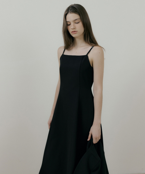REORG(リオルグ)の「RIE FLARE SLEEVELESS OPS BLACK(ワンピース・レディース・その他・SMALL/MEDIUM)」の3枚目の写真