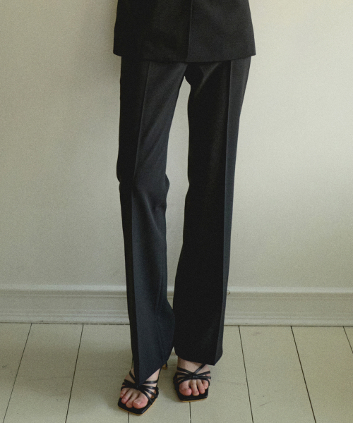 OCTETTE(オテット)の「FLARE LINE STRECH PANTS_BLACK(スラックス・レディース・ブラック・SMALL/MEDIUM)」の1枚目の写真