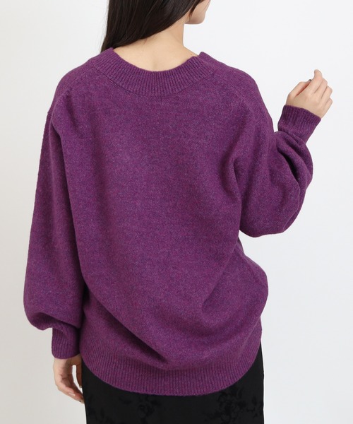 TRUDEA(トルディア)の「ミルドライクVネックニット(ニット/セーター・レディース・パープル/アイボリー/チャコールグレー/ブルー・MEDIUM)」の20枚目の写真