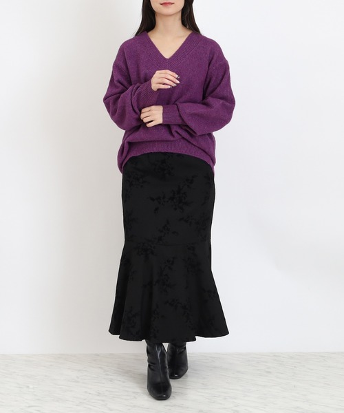TRUDEA(トルディア)の「ミルドライクVネックニット(ニット/セーター・レディース・パープル/アイボリー/チャコールグレー/ブルー・MEDIUM)」の21枚目の写真