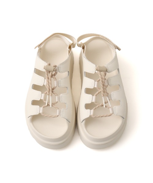 UGG(アグ)の「UGG W GOLDENGLOW TOGGLE / アグ ゴールデングロウ トグル(サンダル・レディース・オフホワイト・25.0cm/24.0cm/23.0cm/22.0cm)」の5枚目の写真
