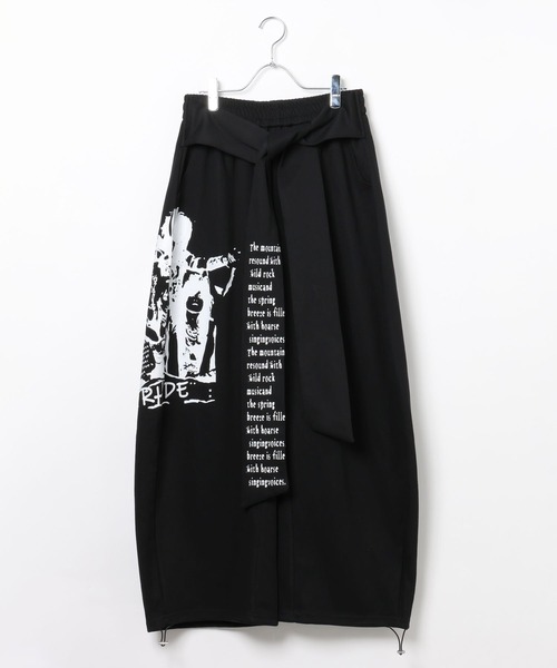 LAND MUSEUM（ランドミュージアム）の「LAND MUSEUM／バレルレタースウェットパンツ（スウェットパンツ・メンズ・ブラック/グレー・MEDIUM/LARGE）」の3枚目の写真