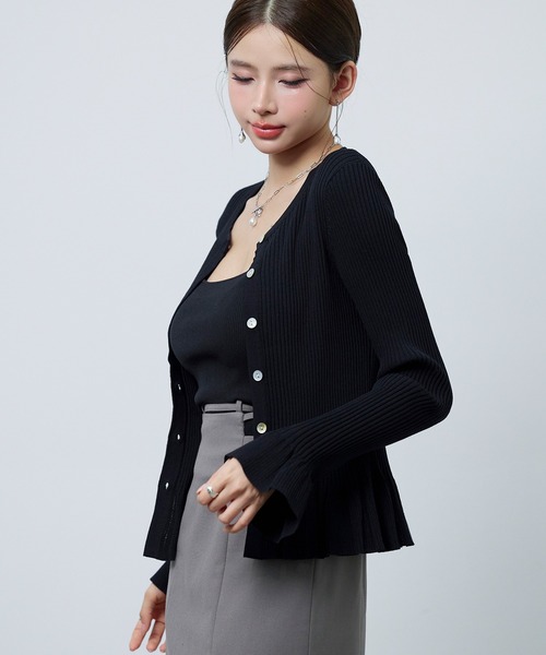 SAISON DE PAPILLON（セゾンドパピヨン）の「【新作登場！】レディース ニット カーディガン クルーネック 2way フレア 貝ボタン きれいめ オフィスカジュアル（カーディガン/ボレロ・レディース・ホワイト/ベージュ/ブラック・M/L）」の4枚目の写真