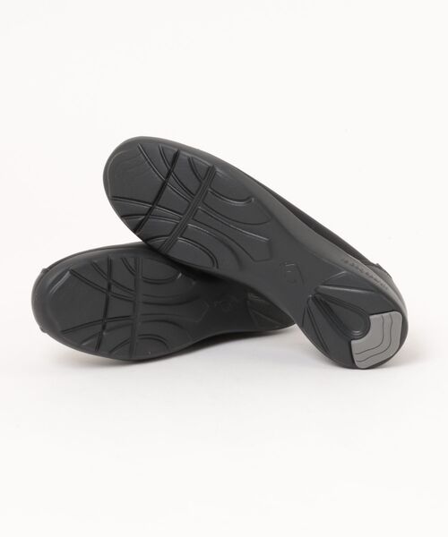 le coq sportif（ルコックスポルティフ）の「le coq sportif ルコックスポルティフ LCS MONTPELLIE PM【軽量】レディースシューズ バレエスニーカー(LCSモンペリエPM)（バレエシューズ・レディース・ホワイト/ブラック・22.5cm/23.0cm/23.5cm/24.0cm/24.5cm/25.0cm）」の4枚目の写真