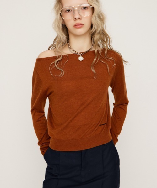 SLY(スライ)の「OFF SHOULDER 2WAY HG TOPS オフショルダー 2ウェイ ハイゲージ トップス 春服(ニット/セーター・レディース・キャメル/ライトグリーン/ダークグレー/ネイビー・FREE)」の4枚目の写真