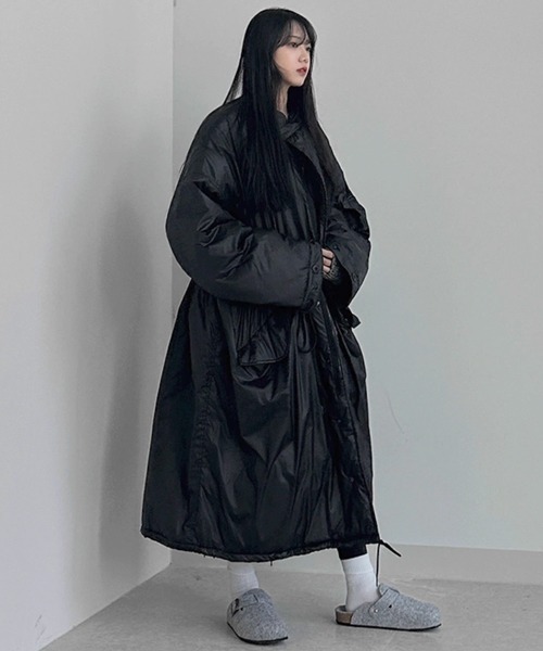 NOWLE(ノウル)の「【NOWLE】ウエストマーク 中綿 スタンドカラー ロングコート(ダウンジャケット/コート・メンズ・ブラック/ダークカーキ・FREE)」の3枚目の写真