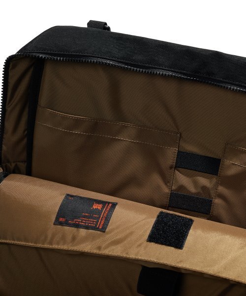 BROWNBREATH（ブラウンブレス）の「STRIVE LAPTOP BAG - BLACK（ショルダーバッグ・レディース・その他・ONE SIZE）」の7枚目の写真
