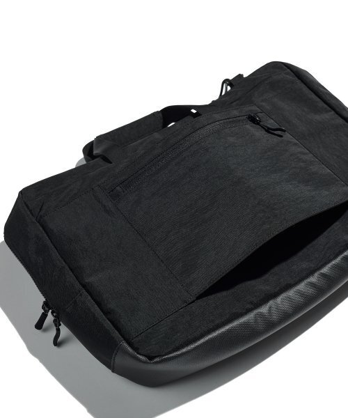 BROWNBREATH（ブラウンブレス）の「STRIVE LAPTOP BAG - BLACK（ショルダーバッグ・レディース・その他・ONE SIZE）」の8枚目の写真