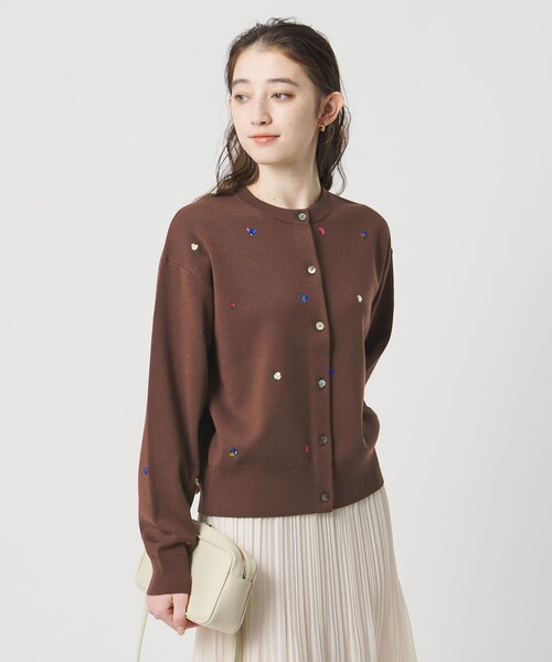 UNITED ARROWS(ユナイテッドアローズ)の「フラワー エンブロイダリー カーディガン(カーディガン/ボレロ・レディース・ネイビー/ライム/ダークグレー/ダークブラウン・FREE)」の3枚目の写真