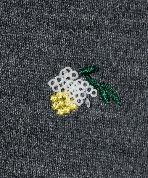 UNITED ARROWS（ユナイテッドアローズ）の「フラワー エンブロイダリー カーディガン（カーディガン/ボレロ・レディース・ライム/ダークブラウン/ネイビー/ダークグレー・FREE）」の11枚目の写真